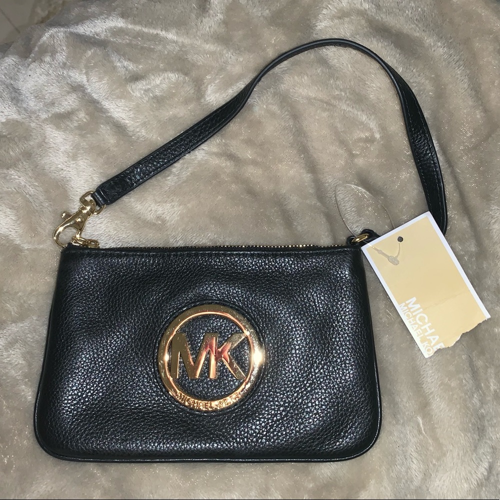 MICHAEL KORS BLACK LEATHER FULTON WRISTLET NEW